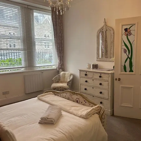 Lovely 1 Bed Flat In Victorian House 300m Seafront Appartamento